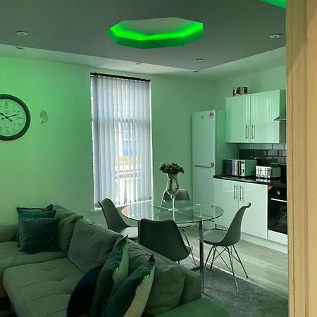 Ali'S Holiday Apartments F3 Blackpool Bagian luar foto