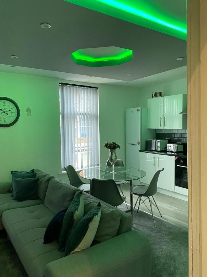 Ali'S Holiday Apartments F3 Blackpool Bagian luar foto